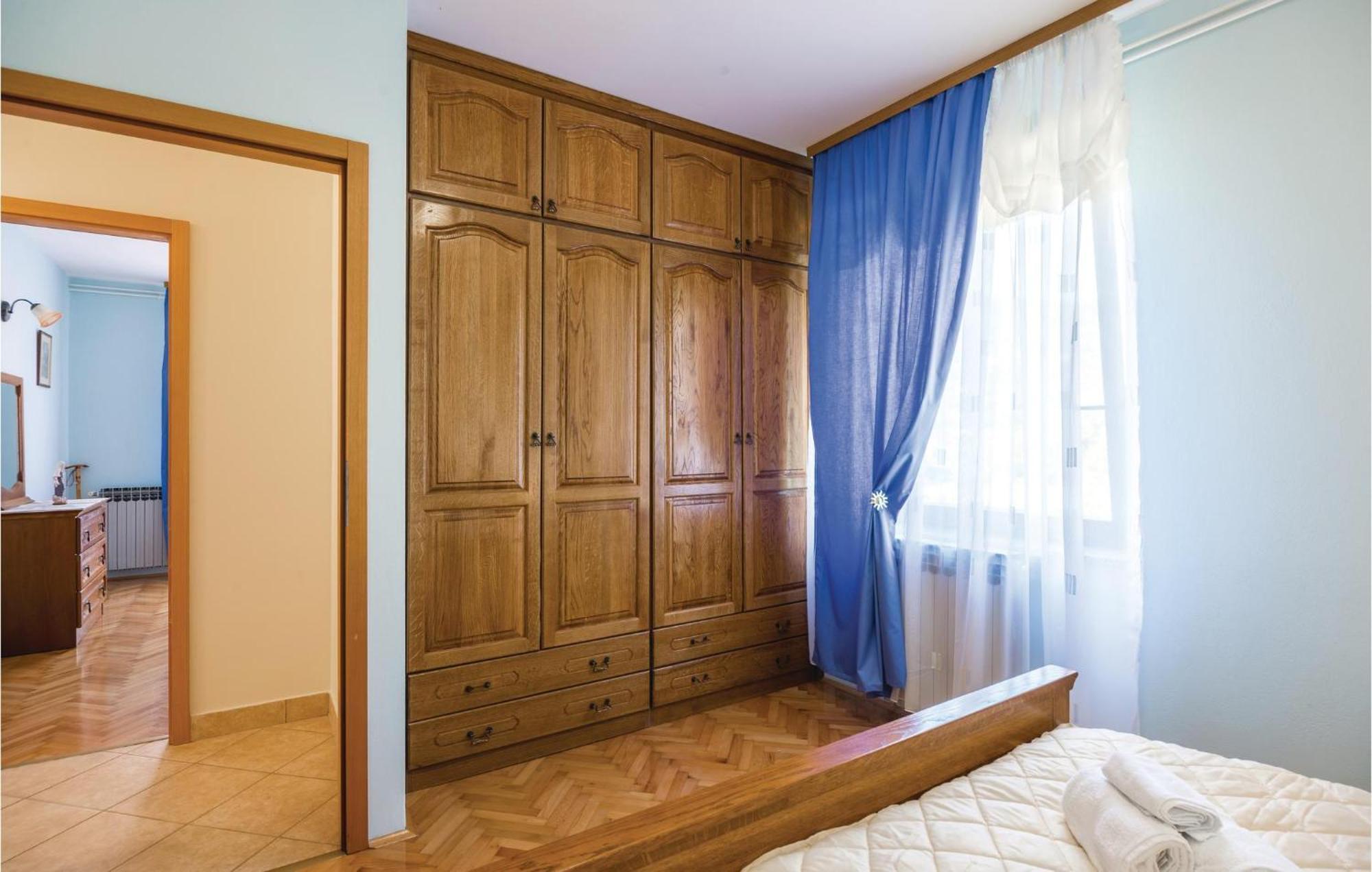 Amazing Apartment In Veprinac With Kitchen Екстериор снимка